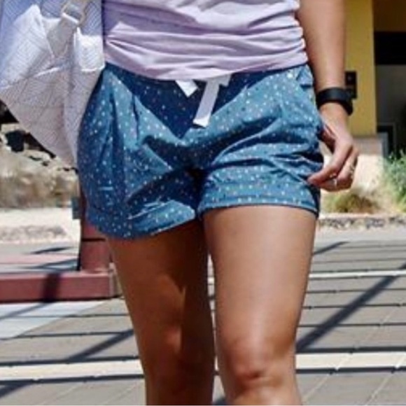 Lululemon Athletica High Waist Grey Confetti Cake with Rolled Hem - Size 6 - Picture 2 of 11